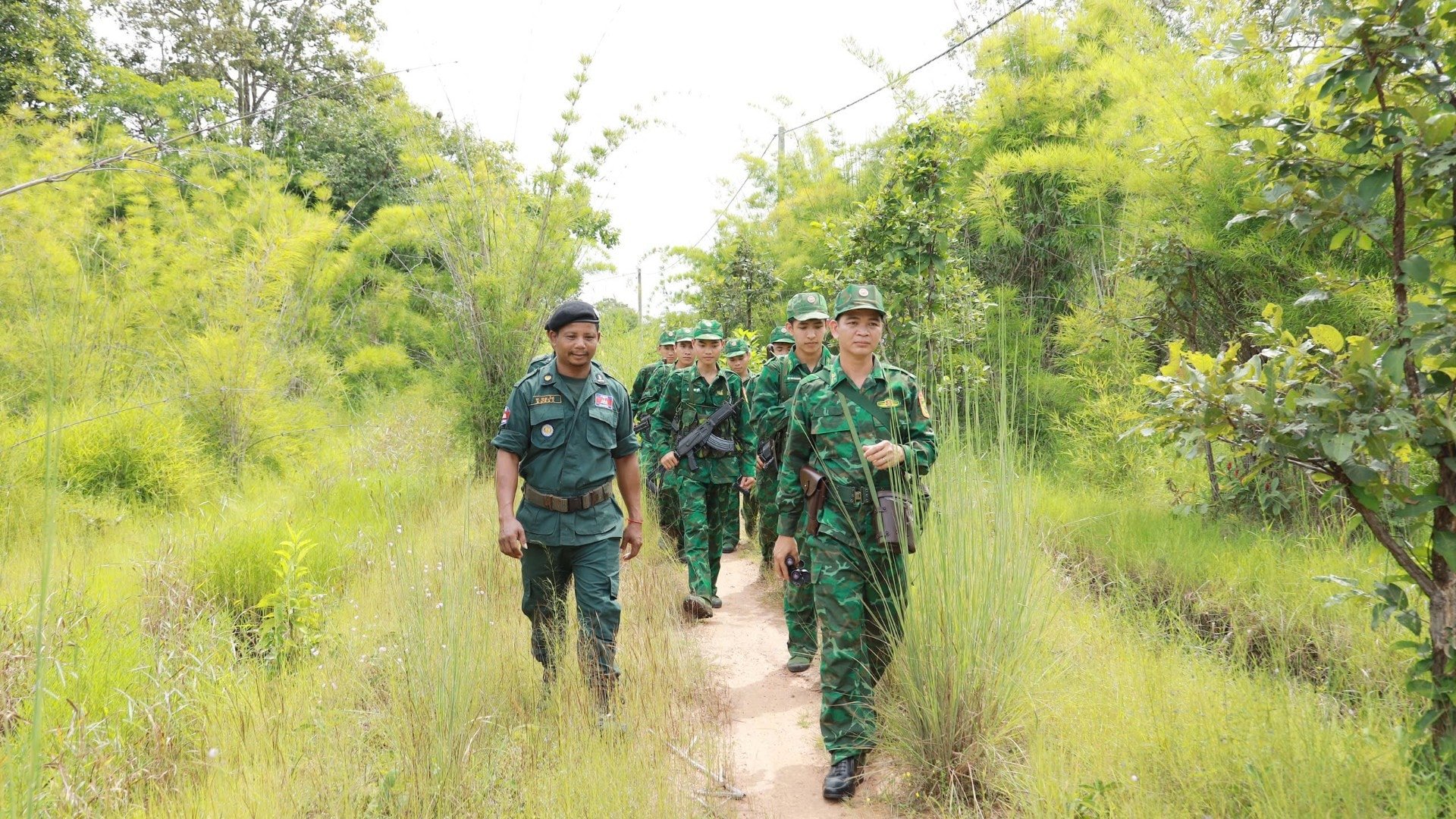 Gränsförvaltningsstyrkor i provinserna Dak Lak och Mondulkiri (Kambodja) på gemensam patrull. img-0475-6994.jpg