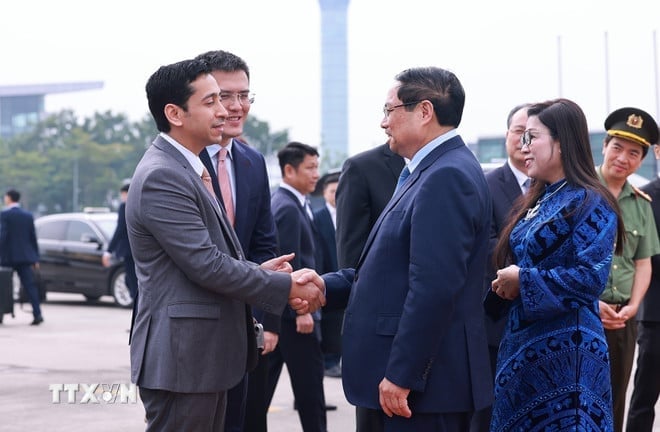 Lễ tiễn Thủ tướng Phạm Minh Chính cùng Phu nhân Lê Thị Bích Trân sang thăm chính thức Kuwait; Algeria và tham dự Hội nghị Thượng đỉnh G20 tại Nam Phi. (Ảnh: Dương Giang/TTXVN).