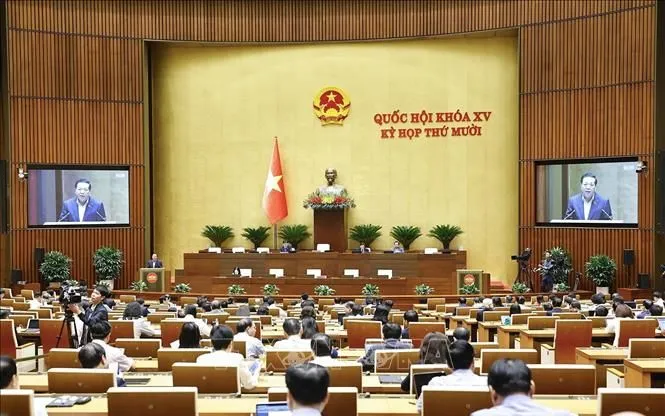 Minister of Construction Tran Hong Minh presents the Proposal on investment policy for the construction of Gia Binh International Airport on the morning of November 14, 2025. Photo: Doan Tan/VNA Bộ trưởng Bộ Xây dựng Trần Hồng Minh trình bày Tờ trình về chủ trương đầu tư xây dựng Cảng Hàng không quốc tế Gia Bình, sáng 14/11/2025. Ảnh: Doãn Tấn/TTXVN