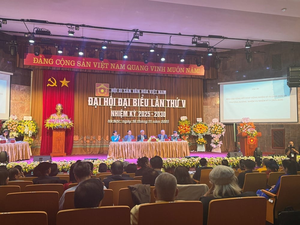 សាស្ត្រាចារ្យរង លោកបណ្ឌិត Do Van Tru ជាប់ឆ្នោតជាប្រធានសមាគមបេតិកភណ្ឌវប្បធម៌វៀតណាមអាណត្តិ ២០២៥-២០៣០ - រូបថត ១