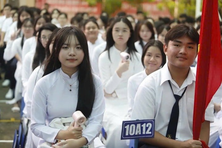 និស្សិតដែលចូលរួមការប្រកួតចាប់ផ្តើមអាជីវកម្មត្រូវតែទទួលខុសត្រូវចំពោះការរក្សាសិទ្ធិ៖ ទីក្រុងហូជីមិញរឹតបន្តឹងបទប្បញ្ញត្តិ - រូបថត ១. Học sinh thi khởi nghiệp phải tự chịu trách nhiệm về bản quyền: TP.HCM siết chặt quy định- Ảnh 1.