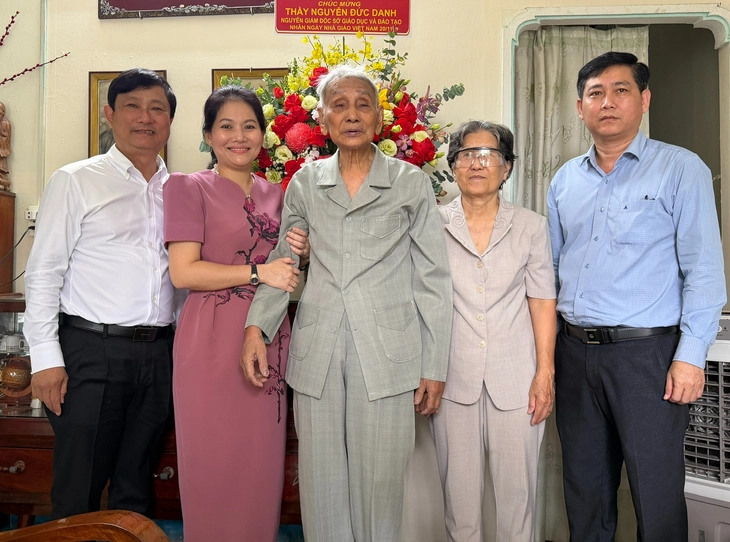 Herr Vo Van Minh: Ho Chi Minh-staden förbereder sig noggrant för valet av nationalförsamlingen och folkråden på alla nivåer - Foto 3. Ông Võ Văn Minh: TP.HCM chuẩn bị chu đáo bầu cử Quốc hội và HĐND các cấp - Ảnh 3.