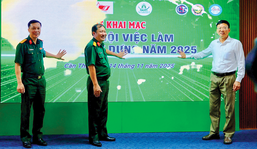 निर्माण श्रमिकों के लिए रोजगार के अवसरों को जोड़ना