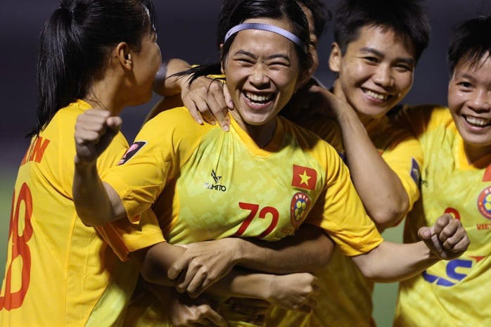 Cầu thủ 15 tuổi ngã quỵ tạo trong chiến thắng của nữ TP HCM - Ảnh 5.