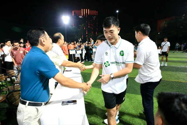 Công Phượng, Xuân Trường, Minh Vương lan tỏa cảm xúc mạnh mẽ ở giải sinh viên UEH - Ảnh 5.