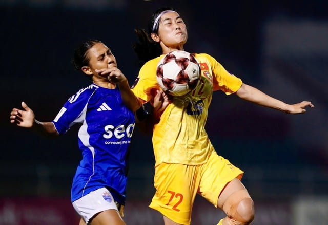 Huynh Nhu werd geblokt, maar Ho Chi Minh City Women's Club veroverde toch al snel een ticket voor de kwartfinales van het Aziatisch toernooi - Foto 1. Huỳnh Như bị phong tỏa, CLB nữ TP.HCM vẫn sớm giành vé vào tứ kết giải châu Á- Ảnh 1.