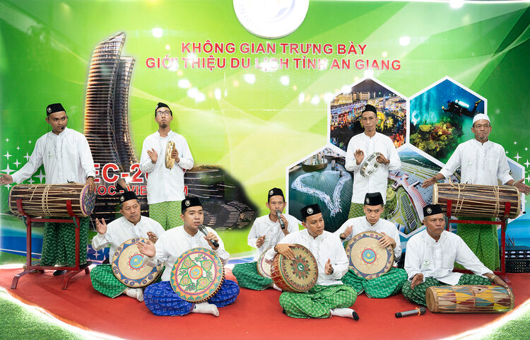 Xây dựng đời sống văn hóa tiên tiến, đậm đà bản sắc An Giang