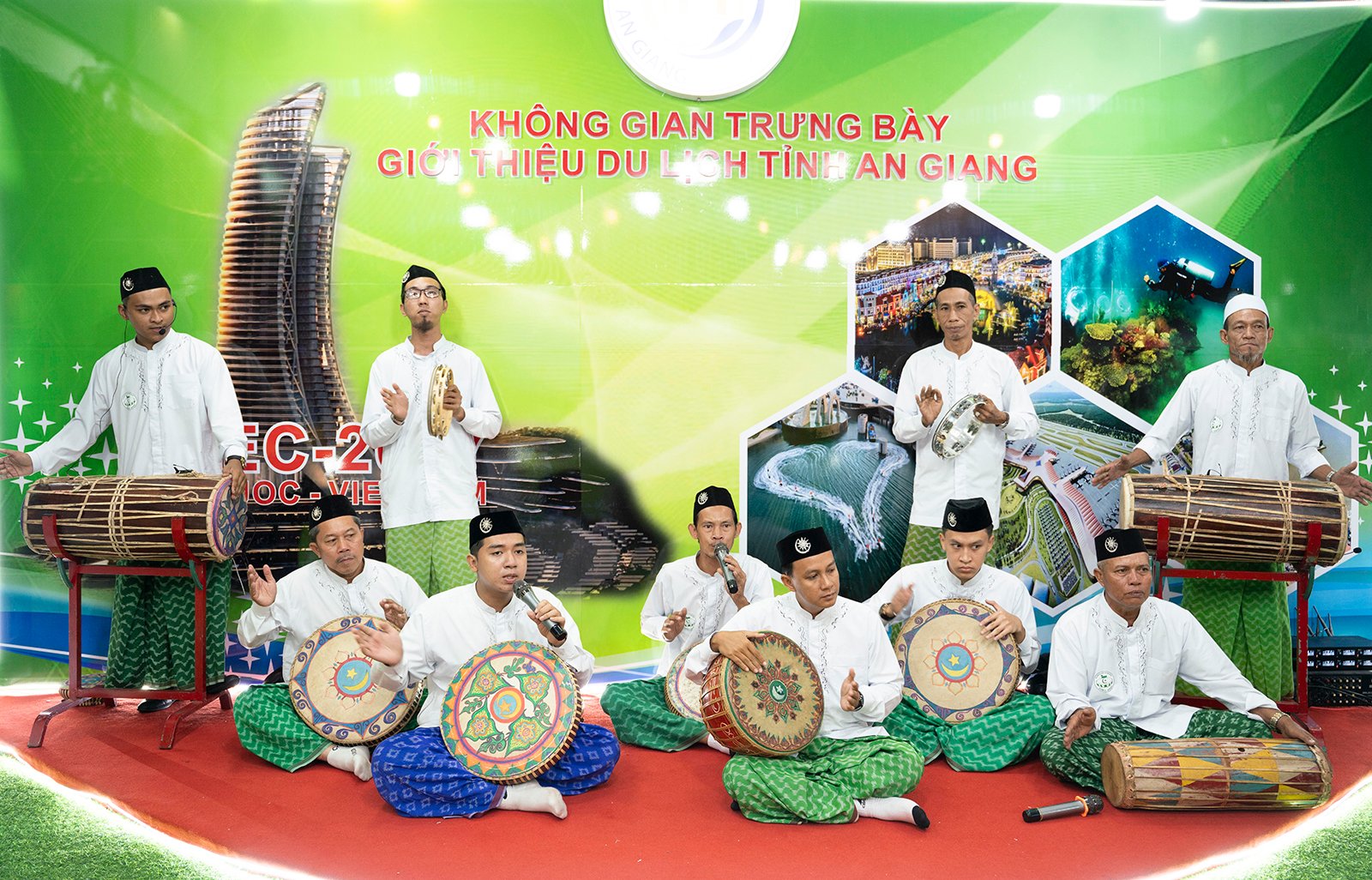 Construirea unei vieți culturale avansate, impregnată de identitatea An Giang