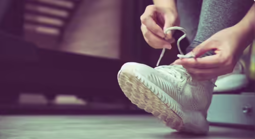 របៀបដើរ១០នាទីដើម្បីកាត់បន្ថយជាតិអាស៊ីតអ៊ុយរិក និងបន្សាបជាតិពុលក្នុងតម្រងនោមតាមបែបធម្មជាតិ - រូបថត ១. Cách đi bộ 10 phút giúp giảm axit uric và thải độc thận tự nhiên- Ảnh 1.