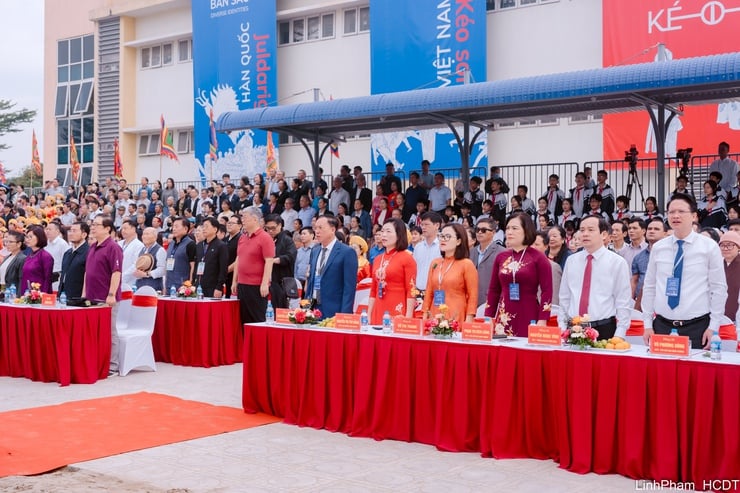 Wymiana i wykonywanie rytuałów i gier przeciągania liny – reprezentatywne niematerialne dziedzictwo kulturowe ludzkości – zdjęcie 9. Giao lưu trình diễn Nghi lễ và trò chơi Kéo co - Di sản văn hóa phi vật thể đại diện của nhân loại- Ảnh 9.