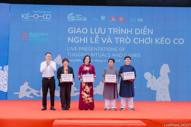 Wymiana i wykonywanie rytuałów i gier przeciągania liny – reprezentatywne niematerialne dziedzictwo kulturowe ludzkości – zdjęcie 15. Giao lưu trình diễn Nghi lễ và trò chơi Kéo co - Di sản văn hóa phi vật thể đại diện của nhân loại- Ảnh 15.