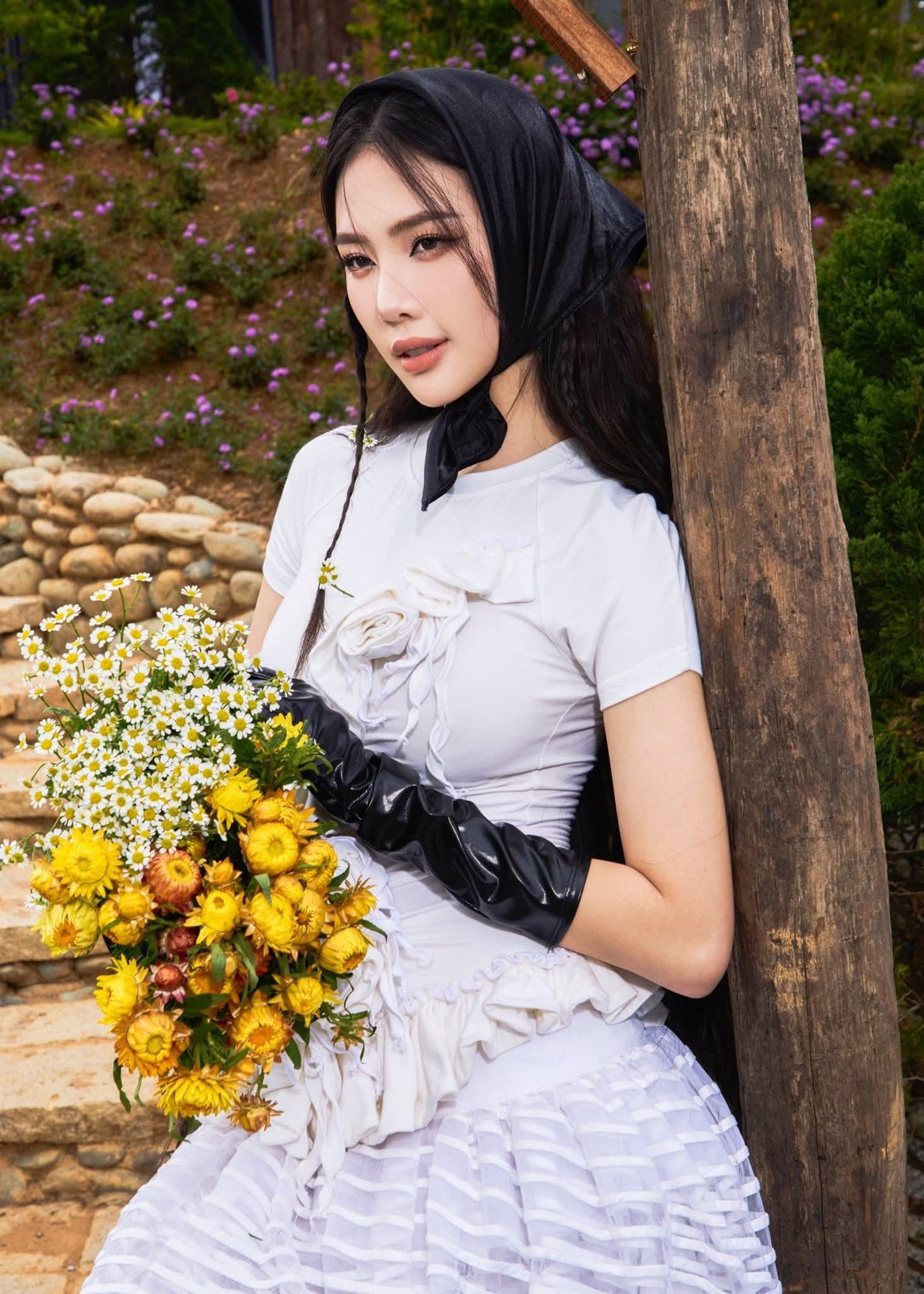 Bùi Quỳnh Hoa khiến khán giả không thể rời mắt với 'cú đá váy' đậm chất vedette - Ảnh 5.