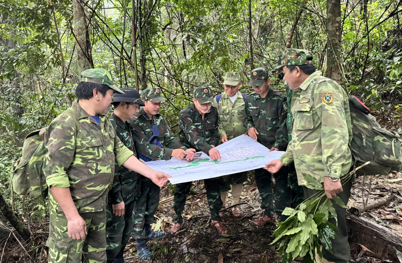 Skoordynowane patrole ochrony lasów w Parku Narodowym Phong Nha-Ke Bang – zdjęcie: N.H.