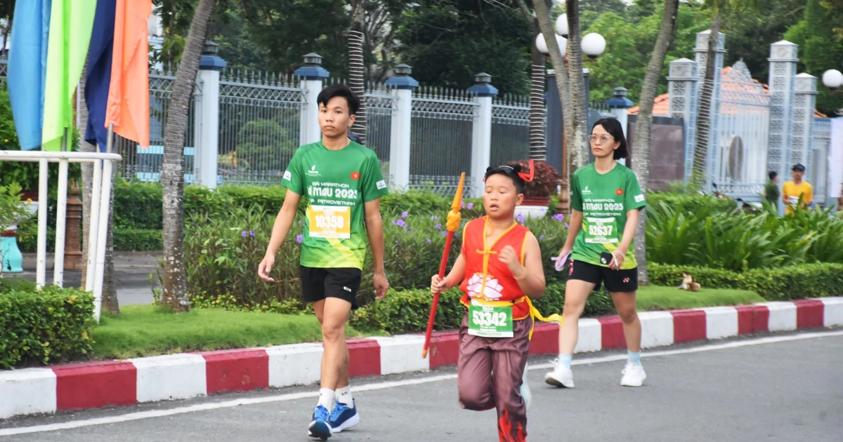 Marathon Cà Mau 2025 nhiều người chạy nhất sau 5 năm