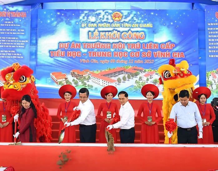 CONSTRUINDO ESCOLAS, CONSTRUINDO PLENITUDES NAS FRONTEIRAS (*): Ajudando crianças em áreas fronteiriças - Foto 1. DỰNG TRƯỜNG, XÂY ĐIỂM TỰA BIÊN CƯƠNG (*): Nâng bước trẻ vùng biên - Ảnh 1.