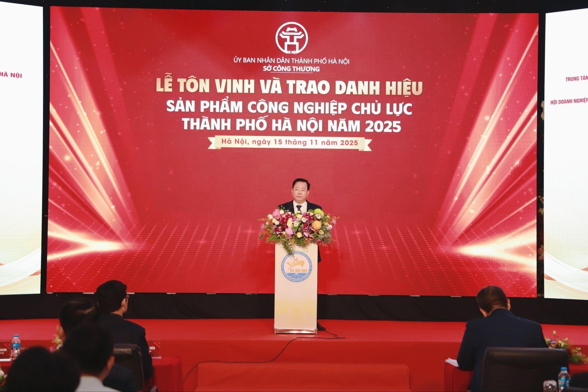 Tillverkad av FPT-ekosystemet leder de viktigaste industriprodukterna i Hanoi år 2025-2.jpg