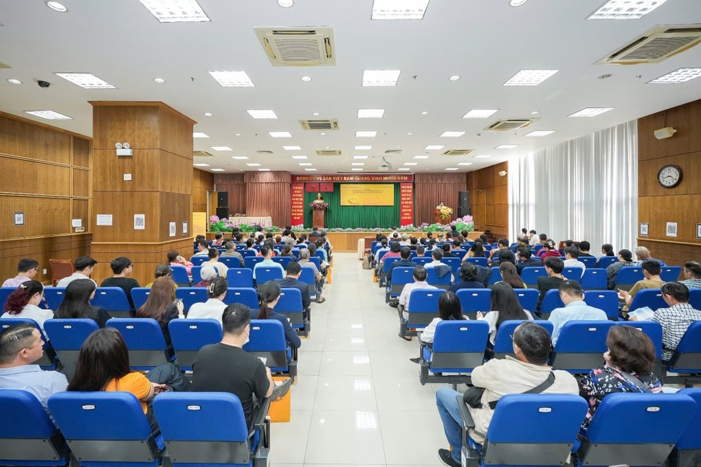 LPBank помогает корпоративным домохозяйствам и мелким торговцам адаптироваться к новой налоговой модели - 1