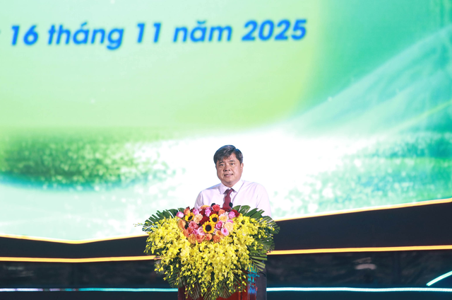 Festivalul crabilor Ca Mau 2025: Transformarea „aromei pădurii - aromei marine” într-un brand național - Fotografia 2. Ngày hội cua Cà Mau 2025: Đưa 'hương rừng - vị biển' thành thương hiệu quốc gia- Ảnh 2.