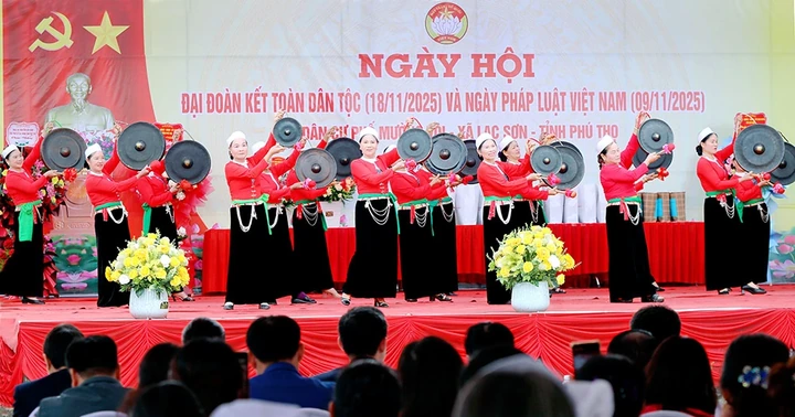 Tiếng chiêng Mường gọi mùa đoàn kết ở phố Mường Vôi