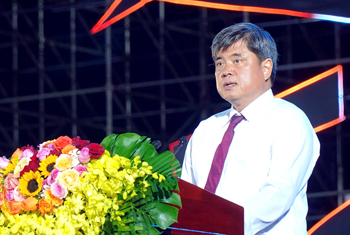 Ca Mau کیکڑے فیسٹیول کا افتتاح