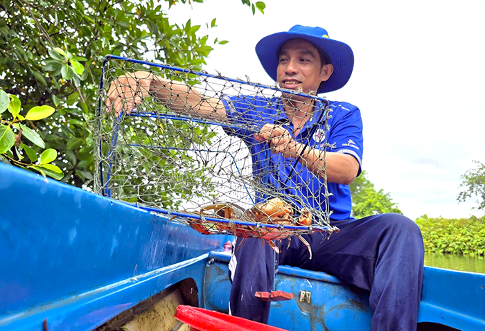 Ca Mau کیکڑے فیسٹیول کا افتتاح