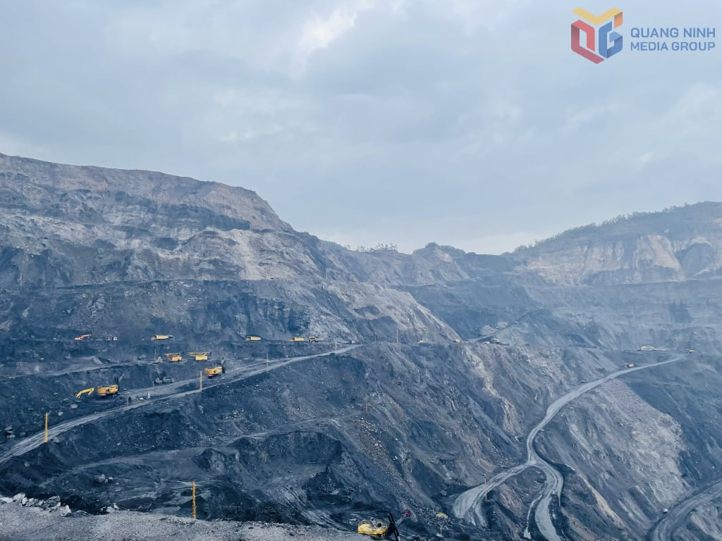 ក្រុមហ៊ុនធ្យូងថ្ម Ha Tu។