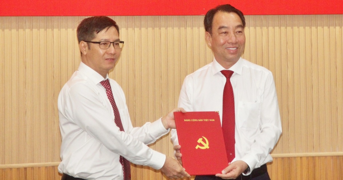 Chủ tịch UBND tỉnh Vĩnh Long giữ chức Phó Bí thư Tỉnh ủy Cà Mau