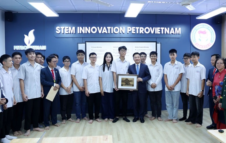 អះអាងគោលជំហរ 'កន្លែងភ្លឺ' នៃការអប់រំ Thanh - រូបថត ៥. Khẳng định vị thế 'điểm sáng' của giáo dục xứ Thanh- Ảnh 5.