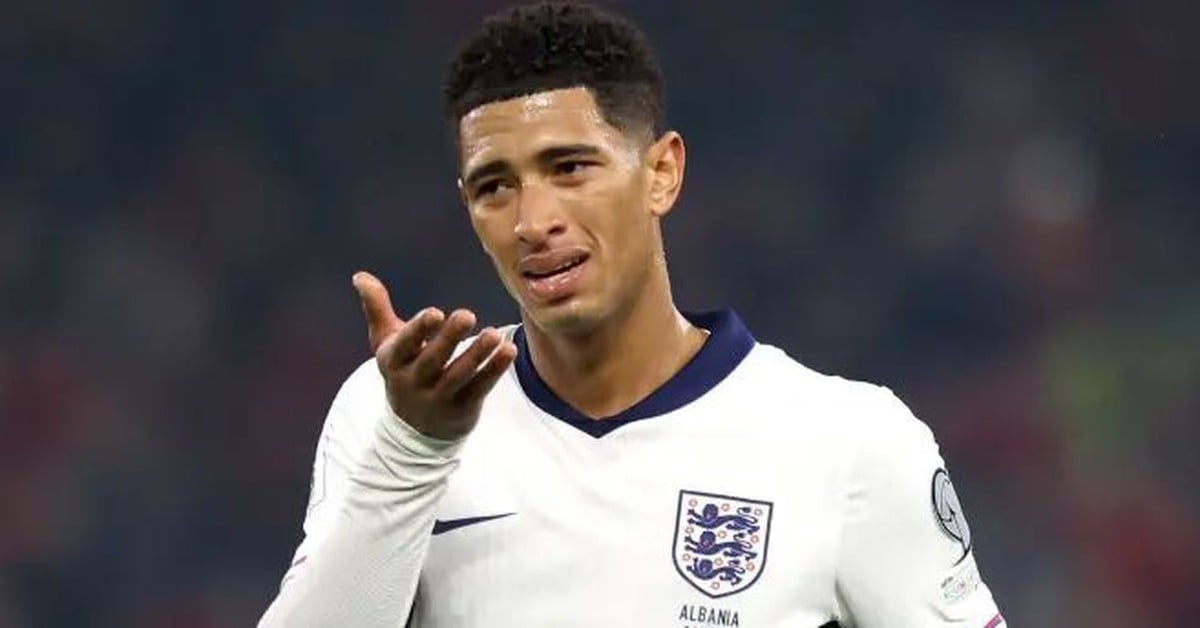 Cáu kỉnh khi bị thay ra, Bellingham bị HLV tuyển Anh Tuchel dằn mặt