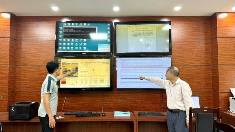 Επιστήμονες από το Ινστιτούτο Γεωεπιστημών αναλύουν τα φαινόμενα των σεισμών. (Φωτογραφία: TL)