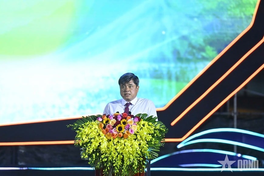  Đồng chí Trần Thanh Nam, Thứ trưởng Bộ Nông nghiệp và Môi trường phát biểu tại lễ khai mạc.