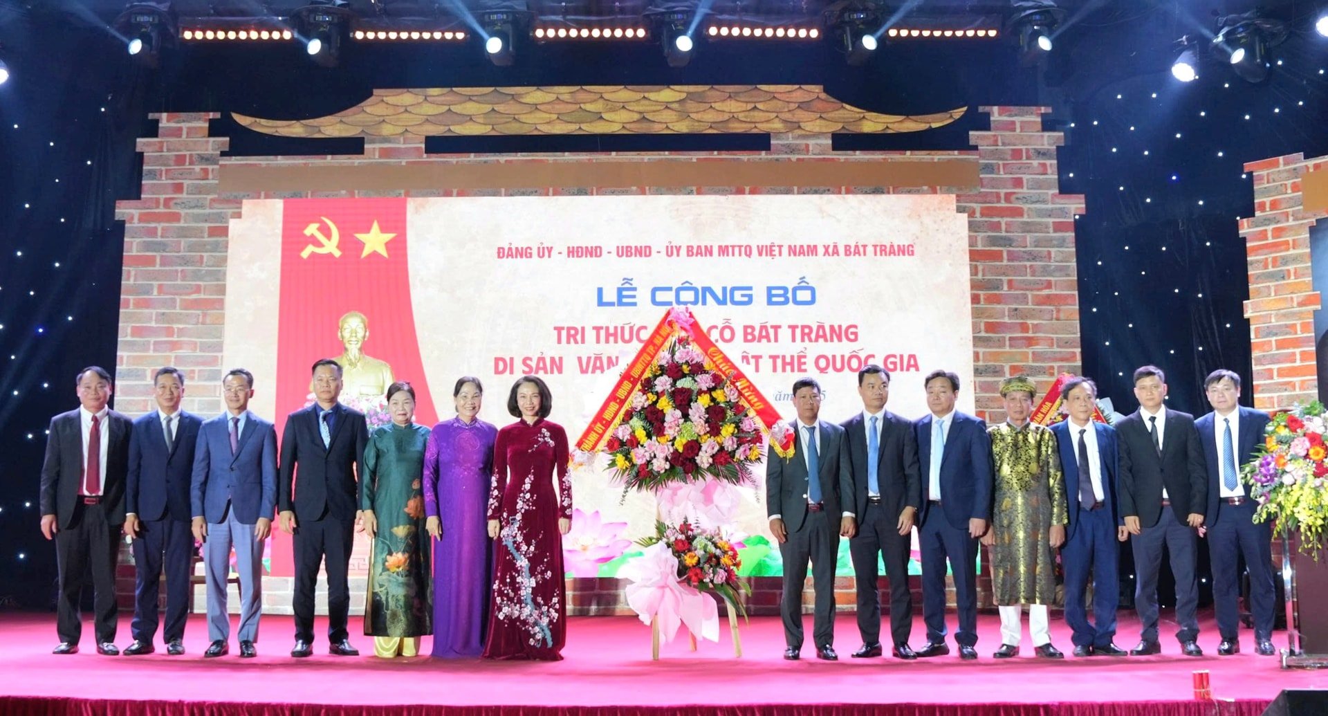 Công bố quyết định 