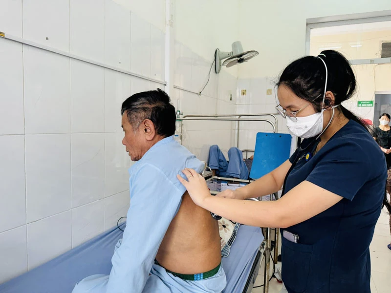 โรงพยาบาลถั่นฮวาลุงสร้างสภาพแวดล้อมทางการแพทย์ปลอดควันบุหรี่