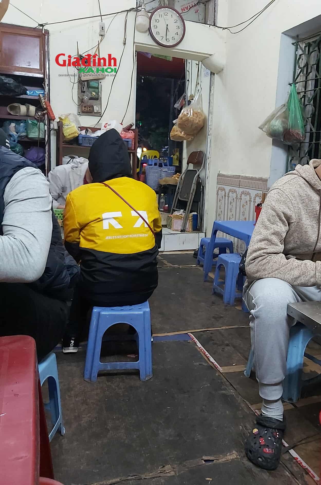 Quán phở 20k chuẩn ngon, bổ, rẻ hy hữu ở Hà Nội, khách ra vào nườm nượp - Ảnh 6.