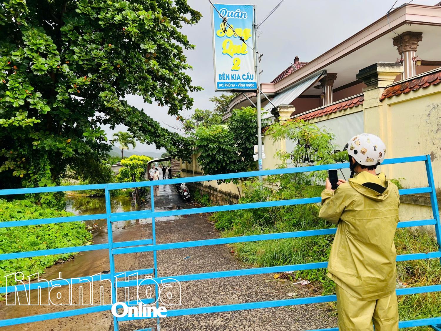 De oversteekplaats bij de Phu Kieng-brug is geblokkeerd.