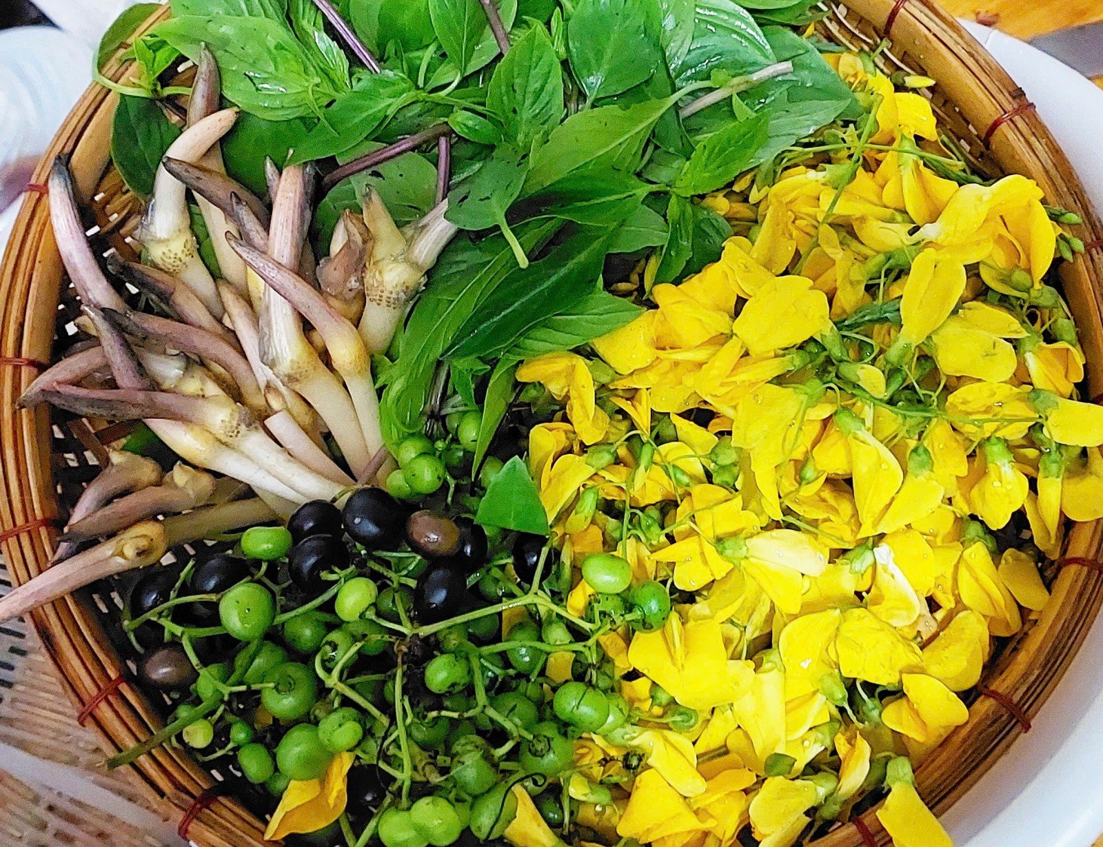 5 món ngon từ bông điên điển - quà tặng mùa nước nổi