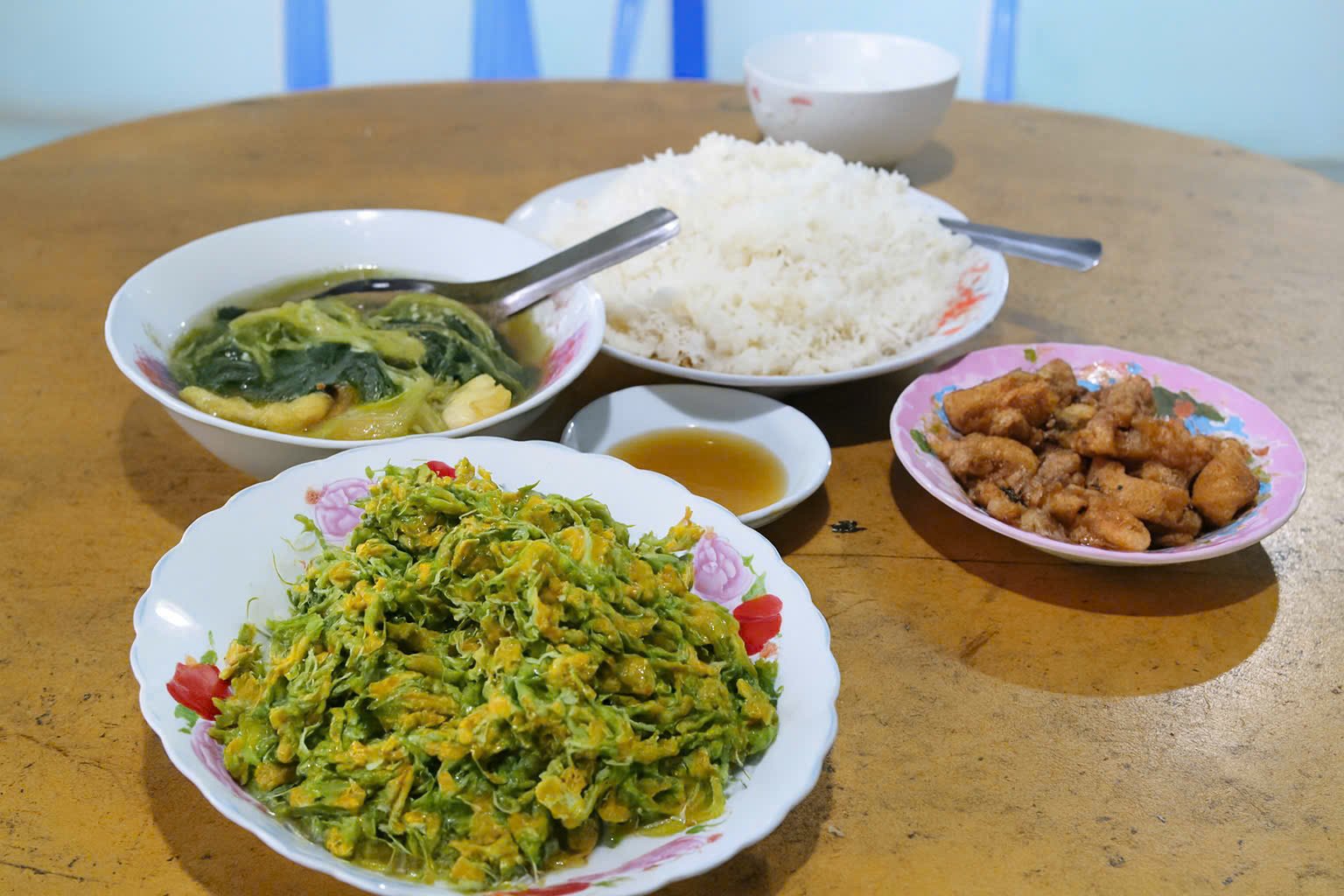 5 món ngon từ bông điên điển - quà tặng mùa nước nổi