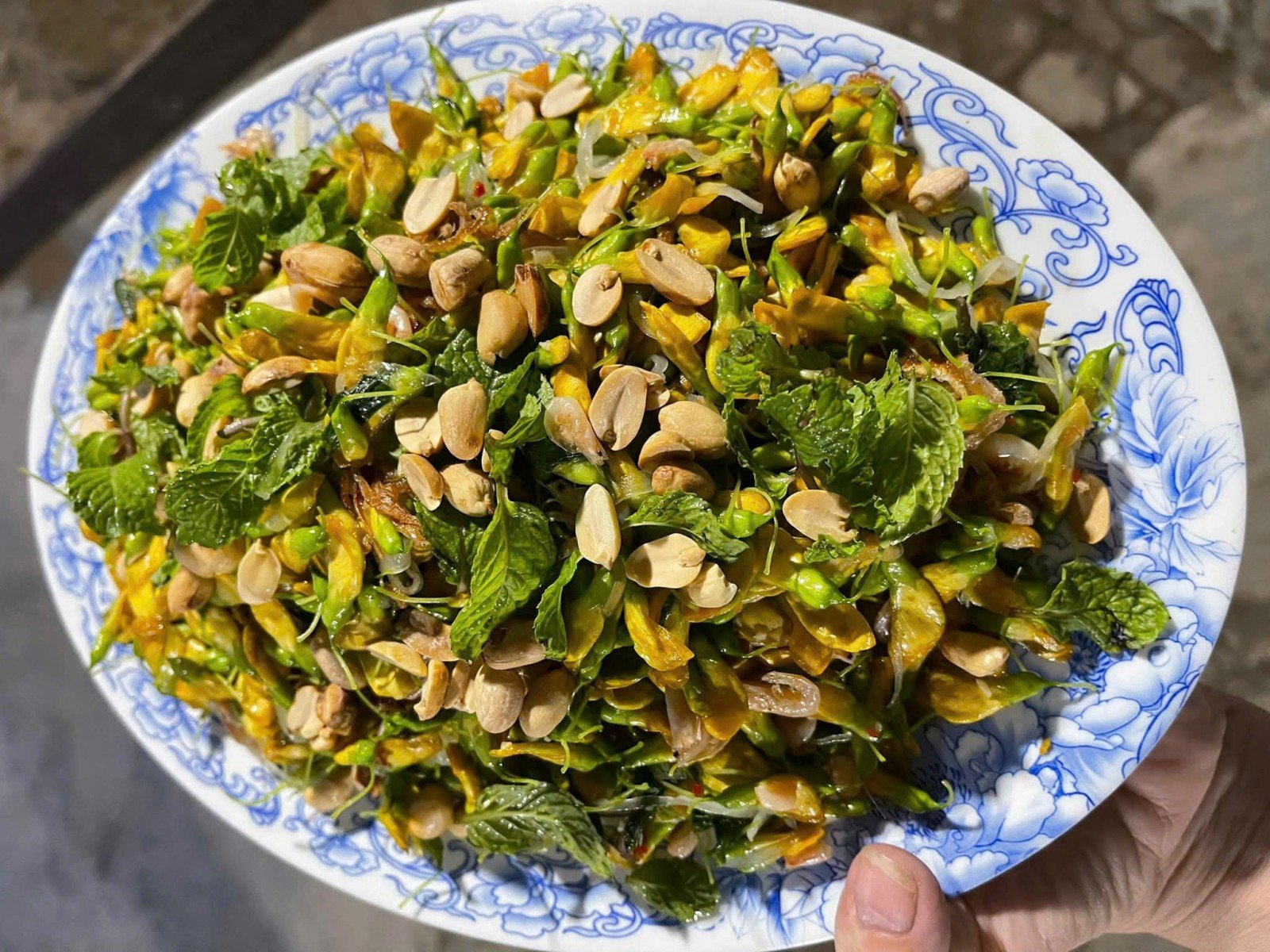 5 món ngon từ bông điên điển - quà tặng mùa nước nổi