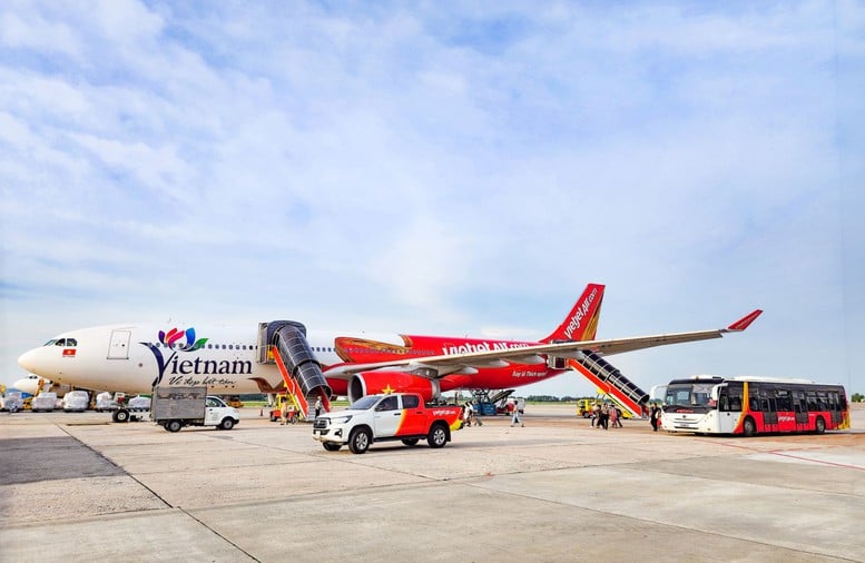 Vietjet självbetjäningsplats: Punktligheten på Tan Son Nhat flygplats är ledande i branschen, redo för högsäsongen i slutet av året - Foto 2.