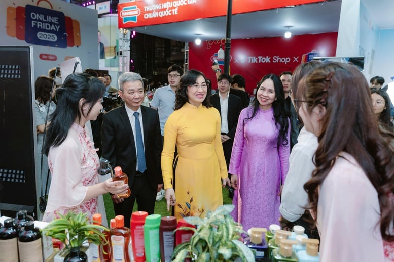 Xu hướng mua sắm số an toàn và minh bạch tại Online Friday 2025- Ảnh 1.