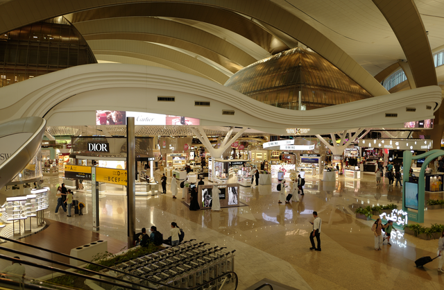 ماذا تفعل وأين تأكل وكيف تتنقل في أبو ظبي للسياح الفيتناميين - الصورة 1.