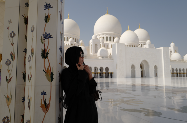 ماذا تفعل وأين تأكل وكيف تتنقل في أبو ظبي للسياح الفيتناميين - الصورة 2.