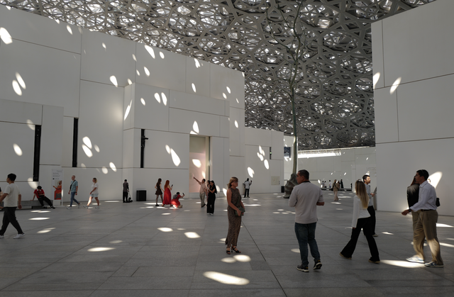 ماذا تفعل وأين تأكل وكيف تتنقل في أبو ظبي للسياح الفيتناميين - صورة 7.