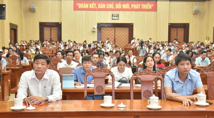 Tập huấn nghiệp vụ công tác văn phòng cấp ủy ở cơ sở