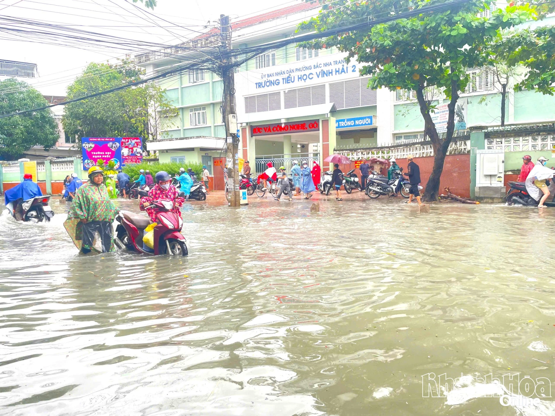 Đường Nguyễn Khuyến, phường Bắc Nha Trang đoạn qua Trường Tiểu học Vĩnh Hải 2. Ảnh: H.Dung.