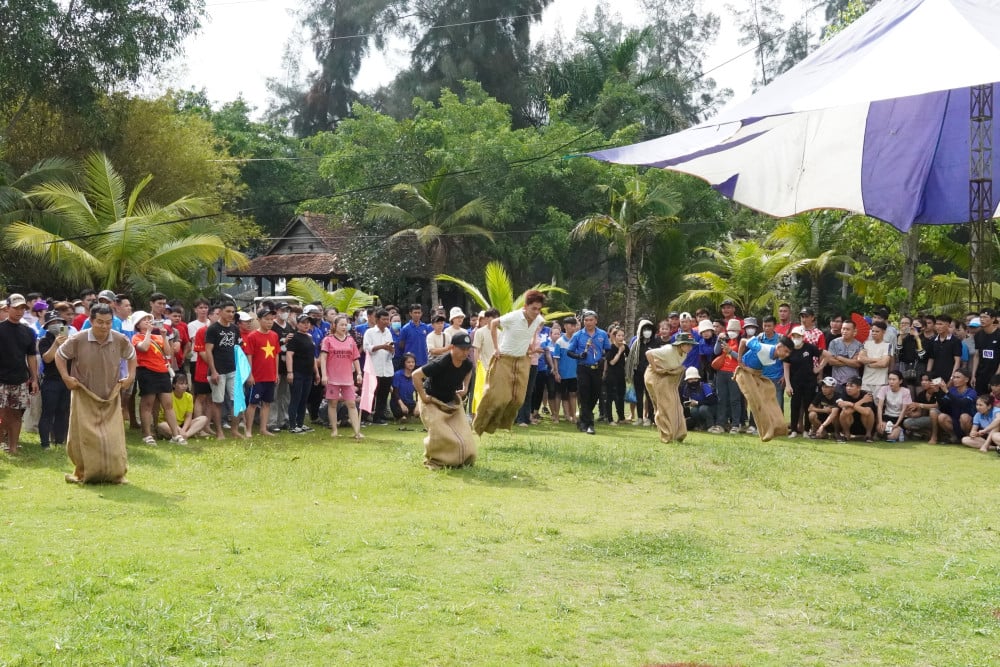 Chăm lo người lao động, xây dựng nguồn nhân lực vững mạnh