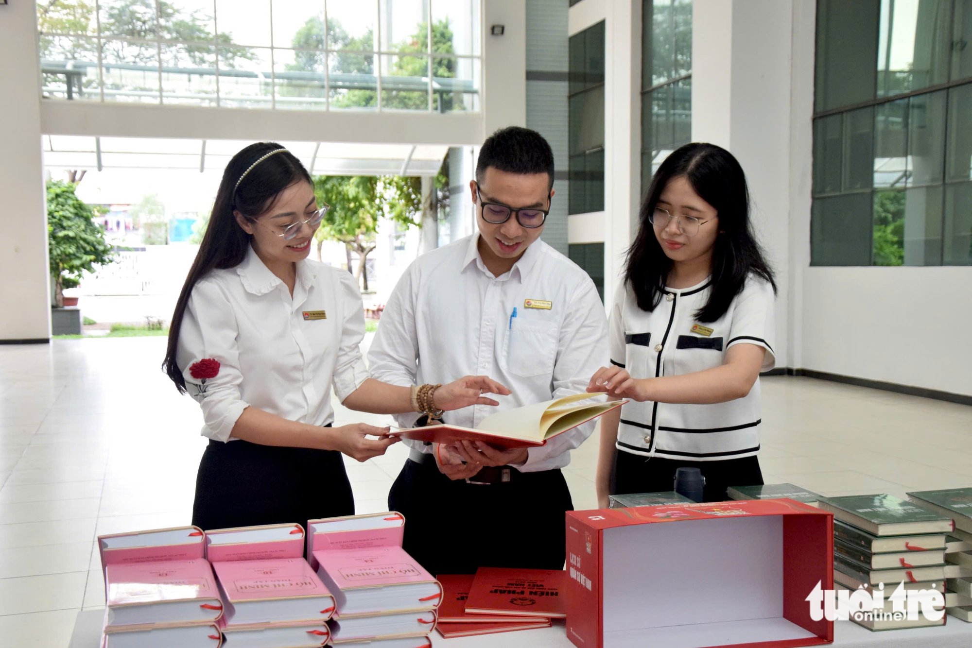 បណ្ឌិតសភាមន្ត្រីទីក្រុងហូជីមិញ - រូបថត ៣.