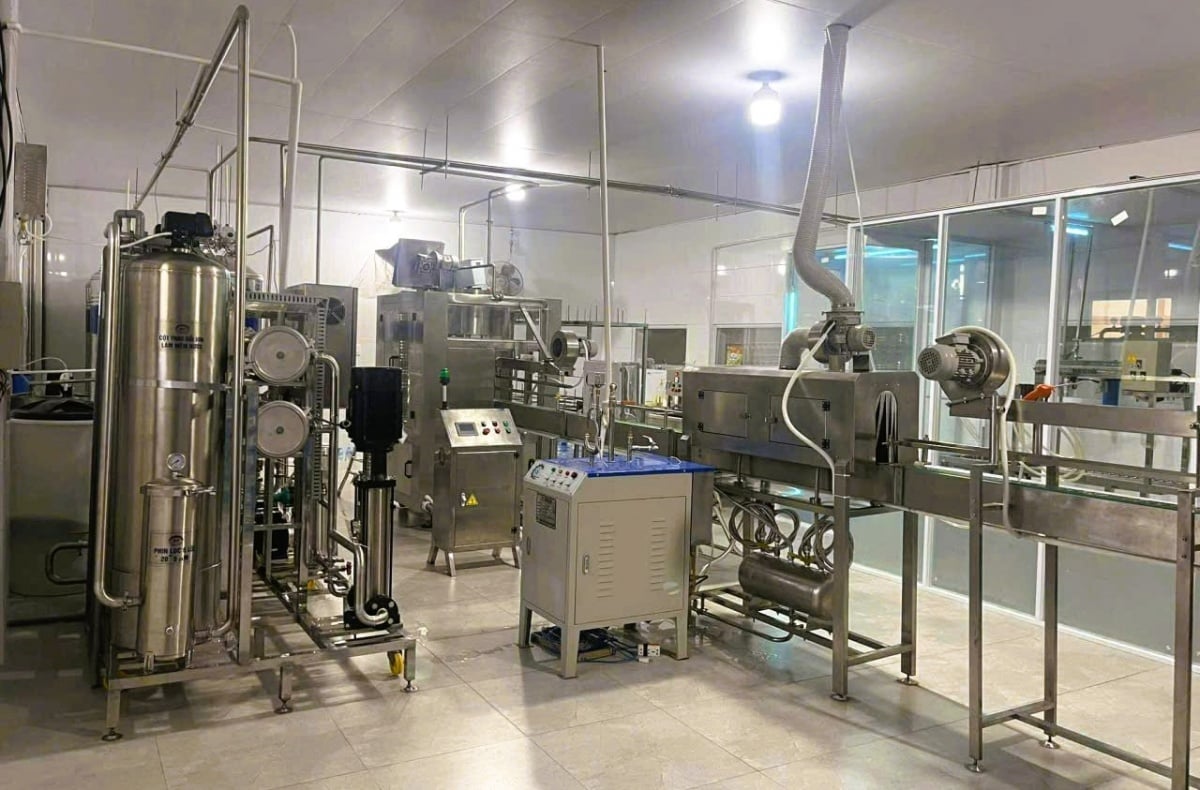 Model pożyczki zgodnie z decyzją nr 22/QD-TTg na otwarcie fabryki lodów Pani Nguyen Thi Uyen w Le Thuy.