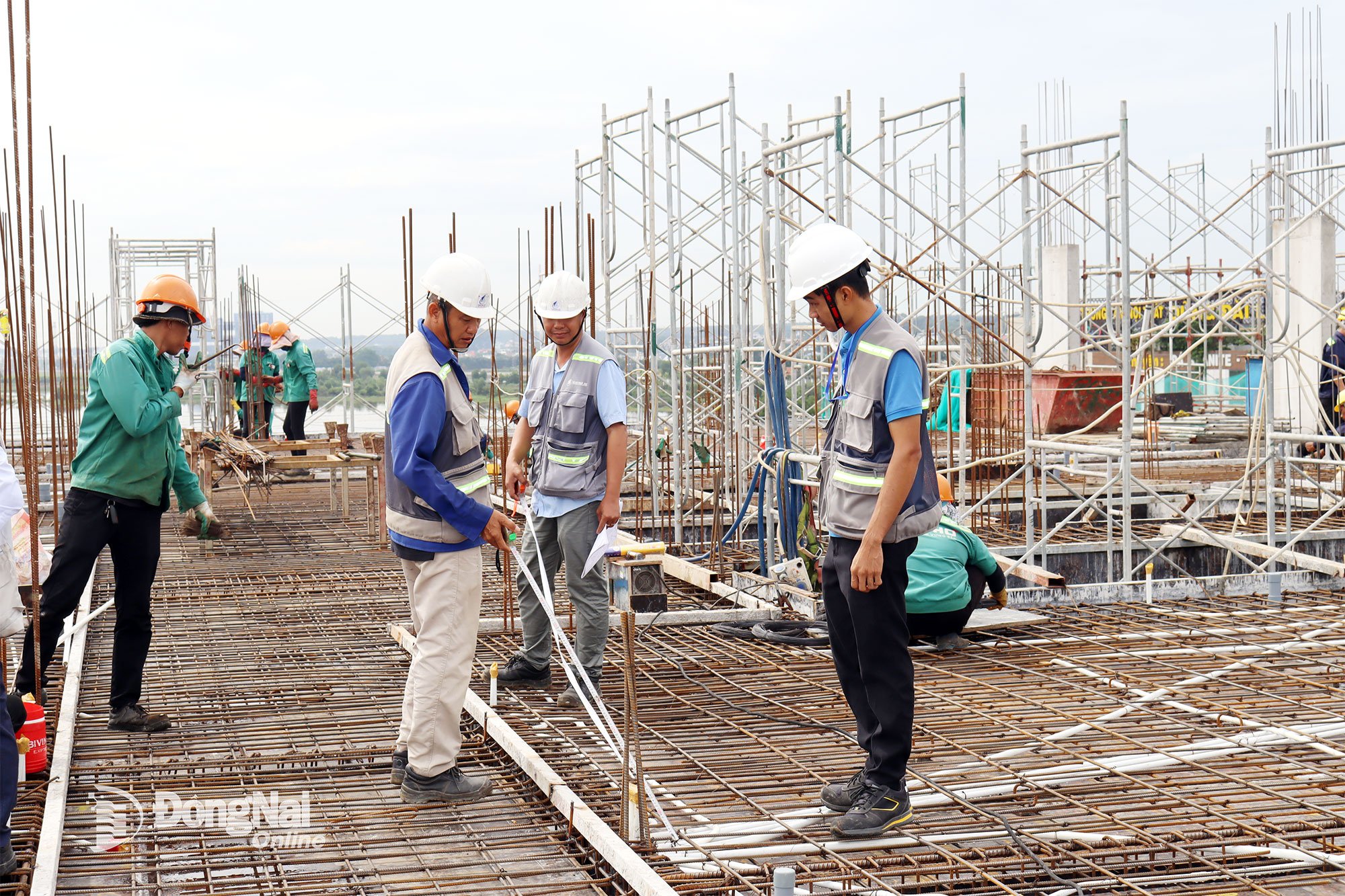 Construction of social housing in the Residential Area Project according to the planning in Long Thanh commune. Photo: Hoang Loc