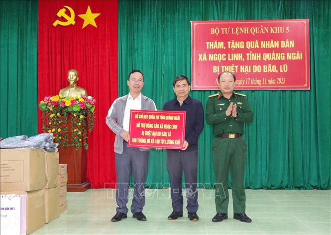 ຄຳບັນຍາຍຮູບ